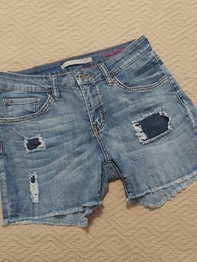 !iT Women's Long Rider Light Wash Distressed Denim Shorts Size 6